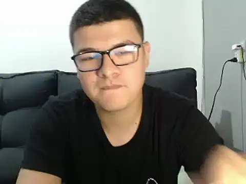 Plug_Control Live XXX-Chat