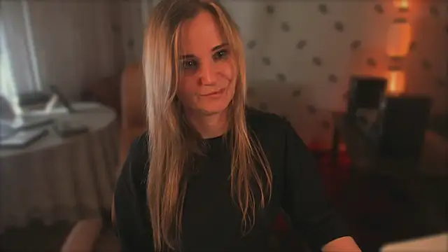 MiaSparkes' Live XXX Chat