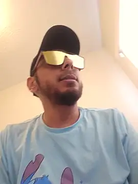 Pertunjukan Kamera Web eerggft