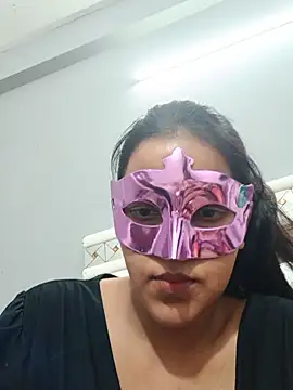 Shivani_hotty live XXX chat