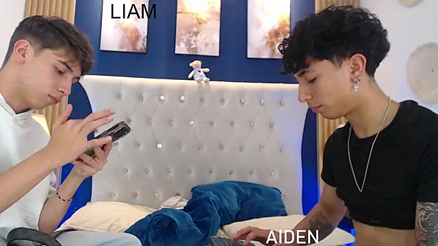 Aiden_Rivers_ – Naživo XXX chat
