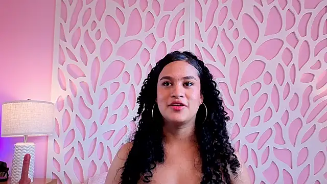 Chatroom XXX en direct de VelaskaJones