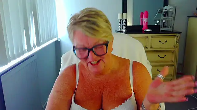 Chatroom XXX en direct de BridgetBlueEyes