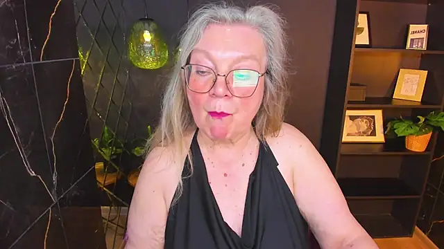 Chat +18 de NataliMellow ao vivo