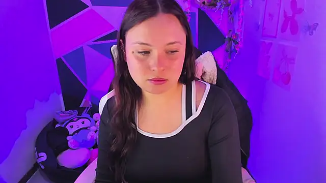 Czat XXX na żywo – little_emma0