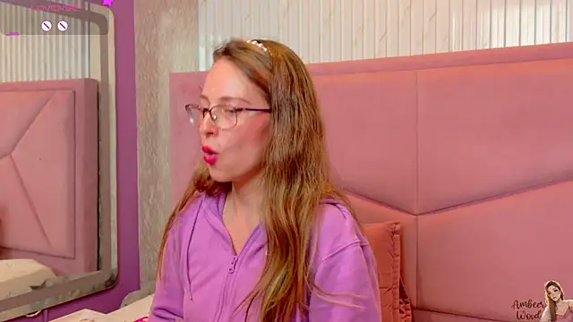 Czat XXX na żywo – AmbeerWood_