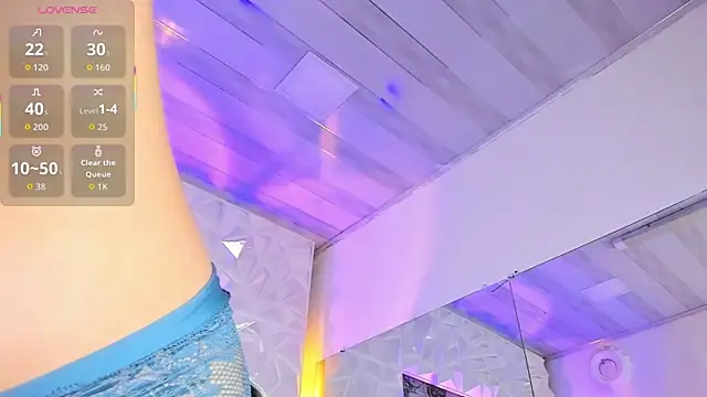Show modela Naomee_sun na web-kameri