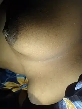 cock_bhabi_2005: διαδικτυακό σόου στην κάμερα