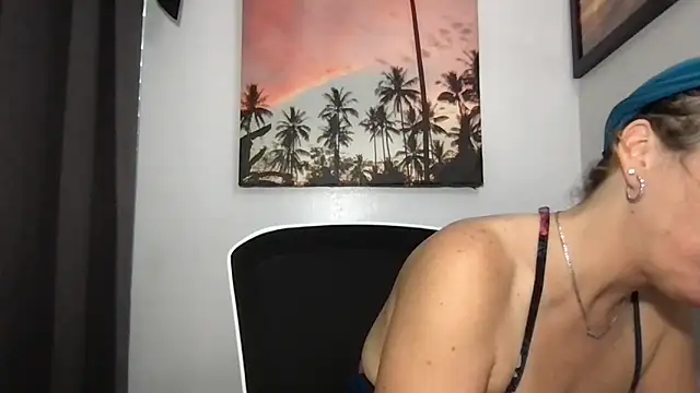 Chat +18 de SattivvaXXX ao vivo