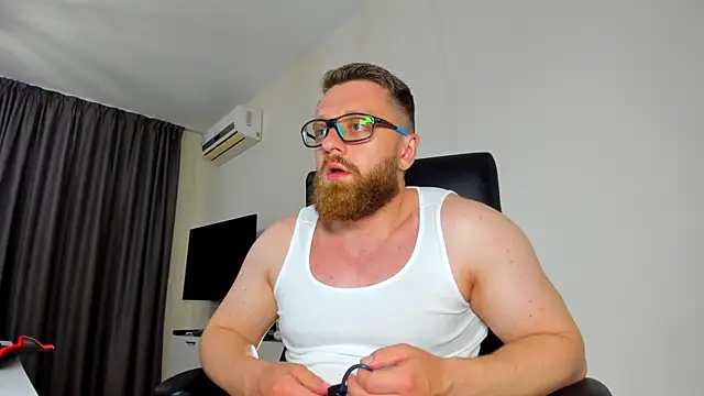Findom_guy Adlı Modelin Canlı XXX Sohbeti