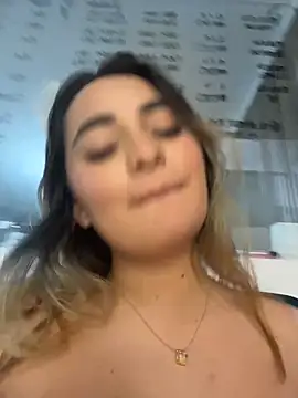 Antonella_Julieta Webcamshow