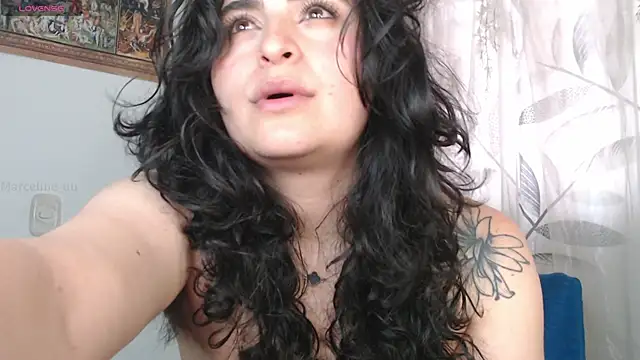 Marci_owo Chat XXX in diretta