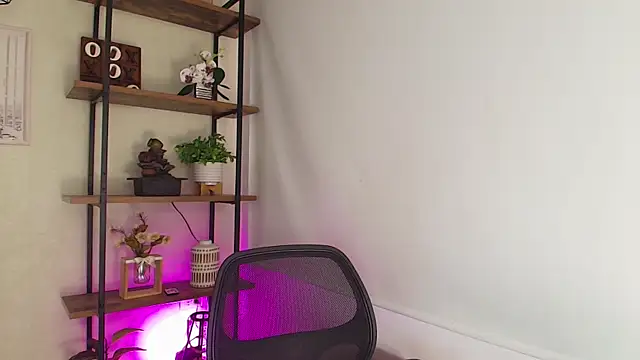 Sassy--Girl Chat XXX live
