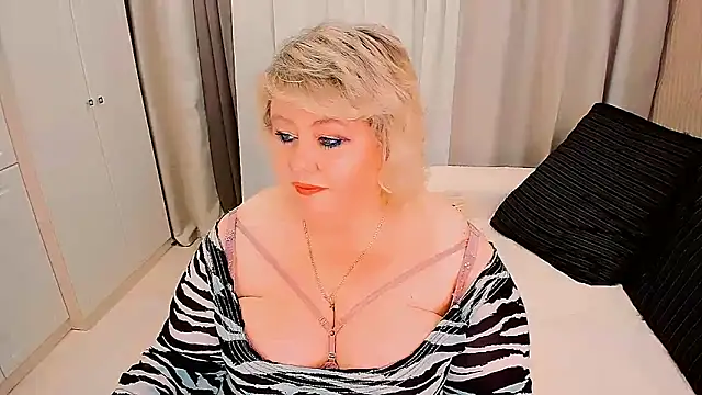 BIGTITSBBWn Live XXX chat