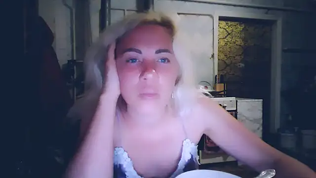 XXX chat uživo modela EmmaCat_