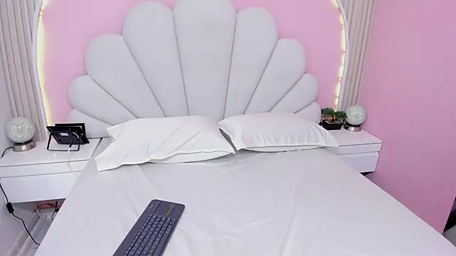 Miia_cute18's Live XXX Chat