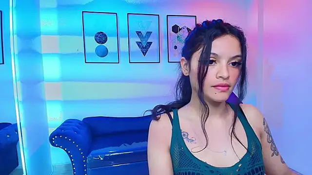 Maddie_T18 Chat XXX in diretta