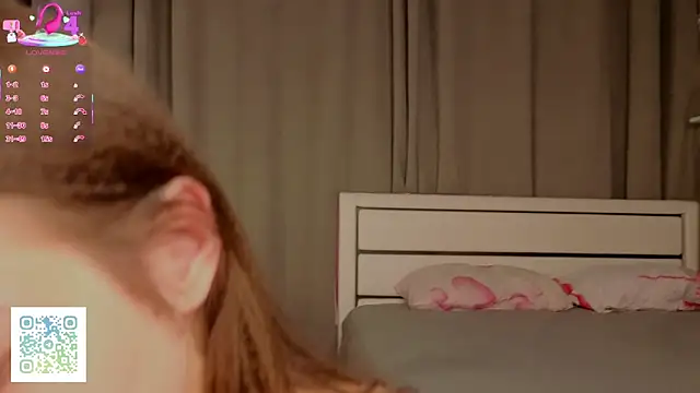 DaynaMacha live XXX chat