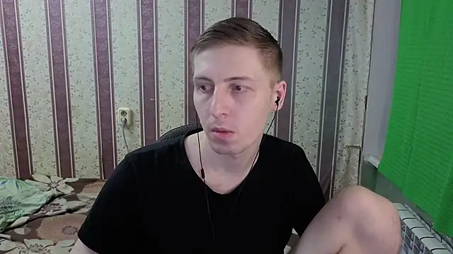 Darien_Brown Show in webcam