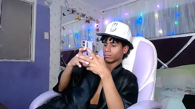 Santy_bigcock_01's Live XXX Chat