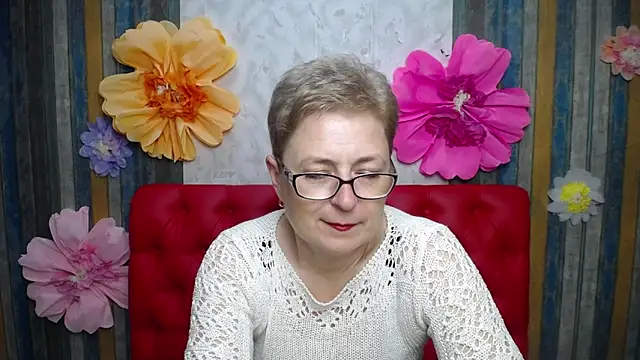 EmiliaGree: онлайн-секс-чат