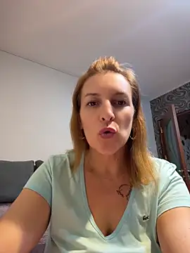 Hot-Milf4U's Webcam Show