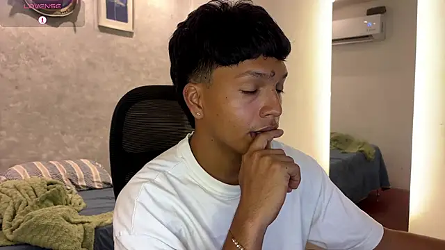 Brad_bonnet_ Webcam-Show