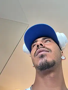 Show modela Latinmoster_boss na web-kameri