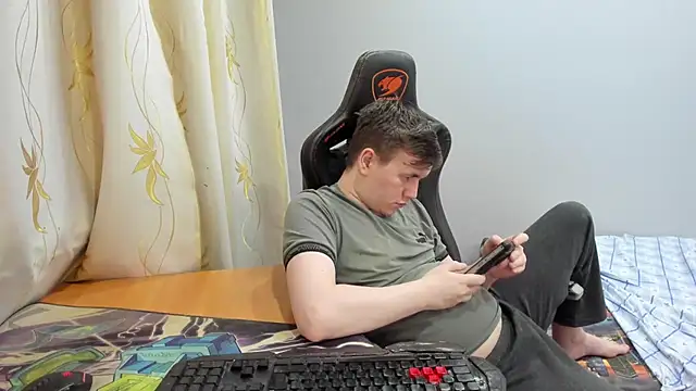 Show de iliaskrislove na webcam