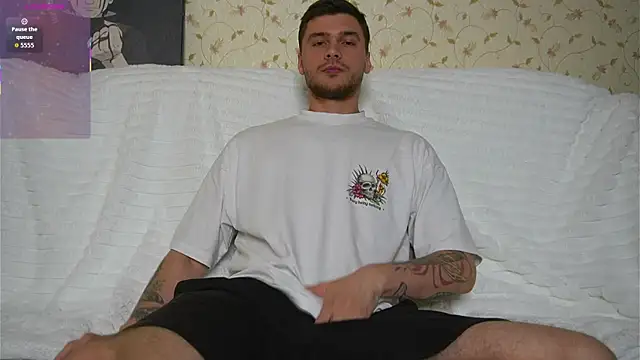Show modela johnstoneisland na web-kameri