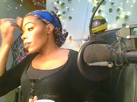Anaconda2350n Live XXX chat