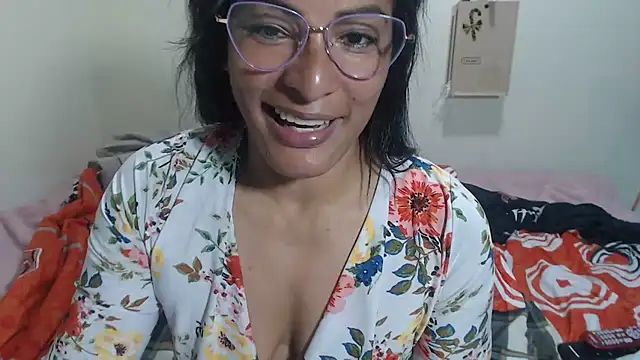 Chat +18 de kateleyagrey ao vivo