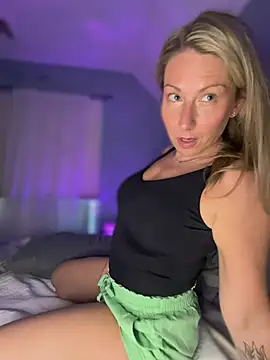 Chat +18 de sophiasloane ao vivo