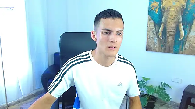 Matiius18 Show Webcam