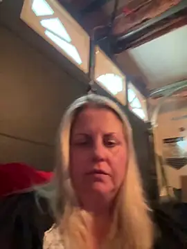 Milfshaker50's Webcam Show