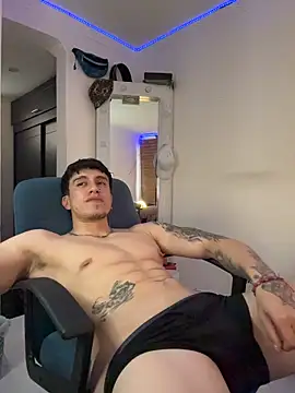 strongboy_ 在線直播表演
