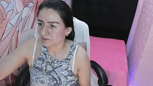 AllysonMilf69 Adlı Modelin Canlı XXX Sohbeti