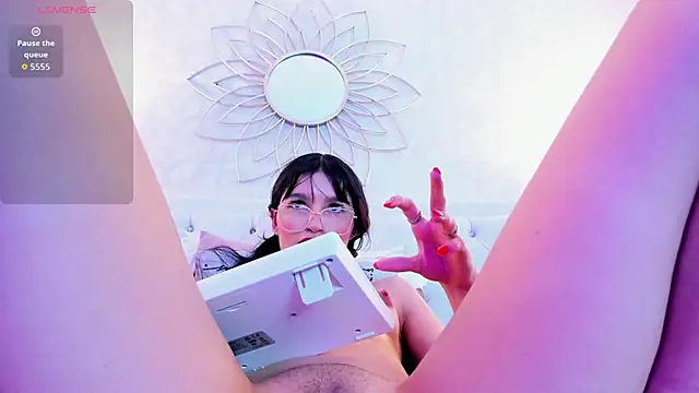 briny_saez's Live XXX Chat