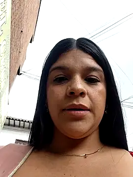 Chat XXX en directo de Layla-daring