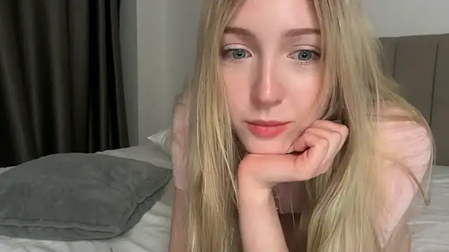 Chat XXX en directo de Kattie_Petite