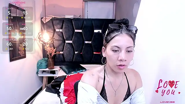 Abril_Fox__ élő XXX-chatje