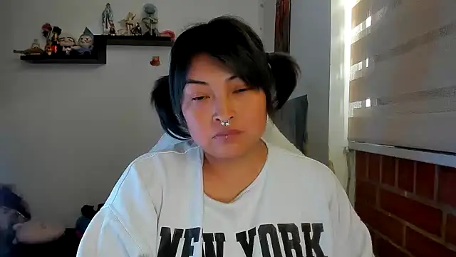 XXX chat uživo modela Shaddycute_