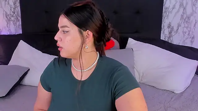 Miamontoya's Live XXX Chat