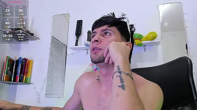 Show de StefanoBigCock na webcam