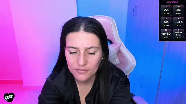 Saskyaa's Live XXX Chat