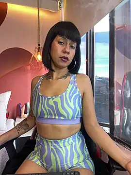 Valkiriia_wiine Chat XXX in diretta
