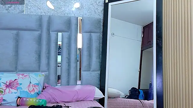 XXX chat uživo modela littleaprill