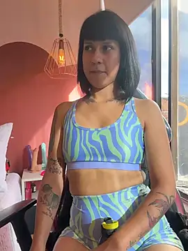 Valkiriia_wiine – webcam-show