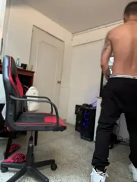 AlphaMasterXxx Chat XXX in diretta