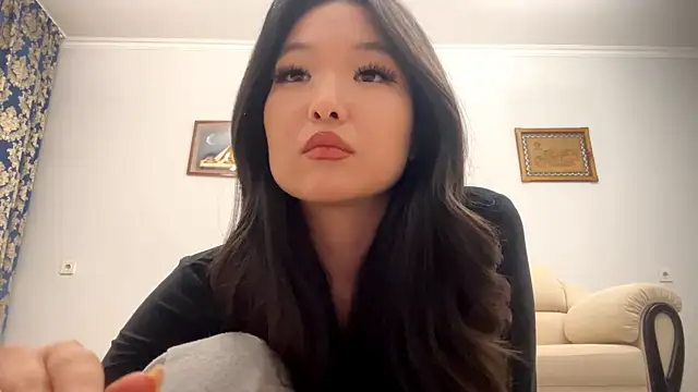 XXX chat uživo modela EvilEmma